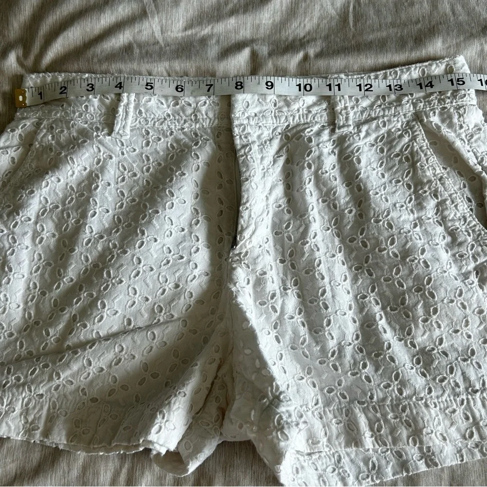 GAP white eyelet